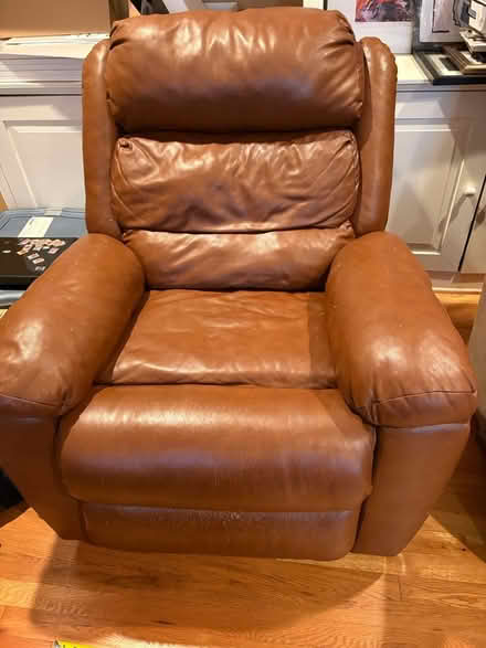 Photo of free Leather recliner (Near Wolftrap Elementary) #1