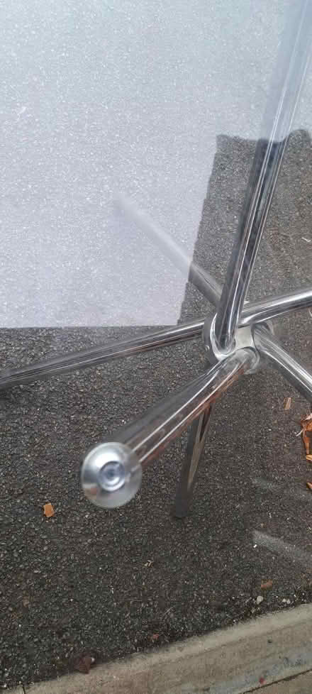 Photo of free Glass table (OX14 off Colwell Drive) #4