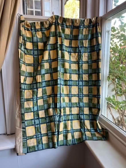 Photo of free 1 x Curtain cotton 45” x 46” (Hove BN3) #1