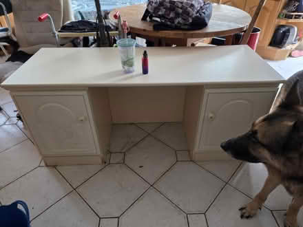 Photo of free Dressing table/Desk (CH43 prenton) #1