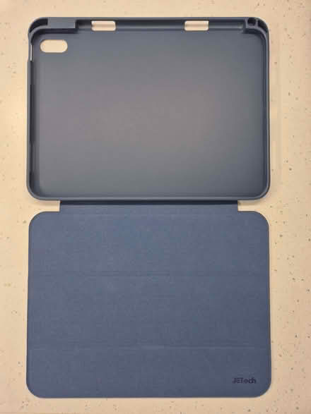 Photo of free iPad case - brand new. Fits latest iPad (A16). (Broomridge FK7) #2