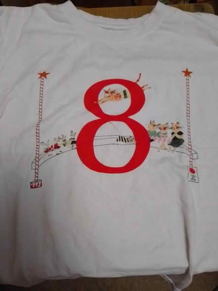 Photo of free "8" tshirt (Donnington OX4) #1