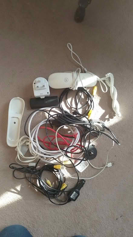 Photo of free Screws wires and such (S8 Greenhill) #1