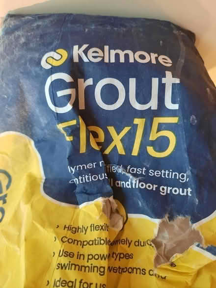 Photo of free Grout approx 1kg (North baddesley SO52) #1