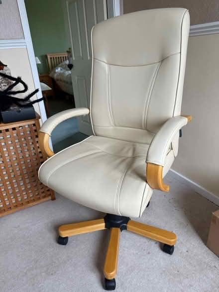Photo of free Office swivel chair (Nettleham near Lincoln Ln2 2tn) #3