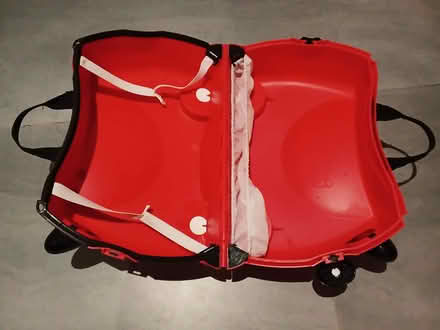 Photo of free Child's "Trunki" travel case (Welland WR13) #2