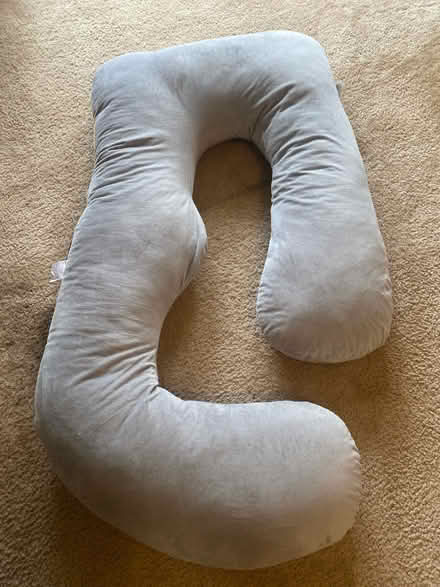 Photo of free Pregnancy pillow (Reston) #1