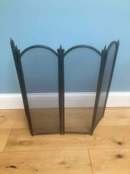 Photo of free folding fire guard (Hitchin SG5) #1