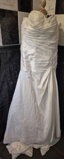 Photo of free Wedding Dress (Hollinswood TF3) #1