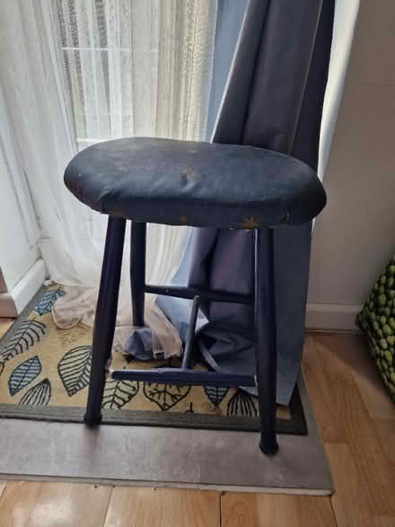 Photo of free Stool (Putney SW15) #1