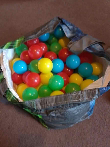 Photo of free Bag of balls (WR14) #1