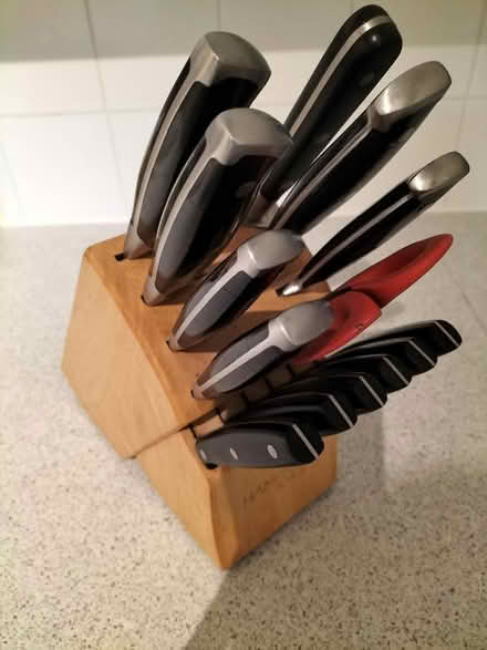 Photo of free Knife block with knives (Arnold NG5 9QP) #2