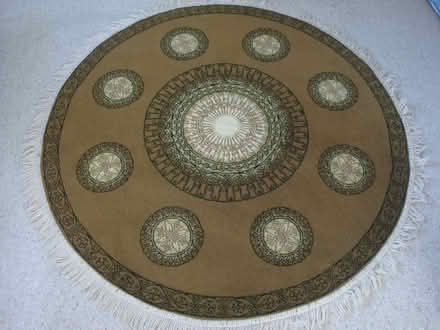 Photo of free Circular green rug (Streetly, Sutton Coldfield B74) #1