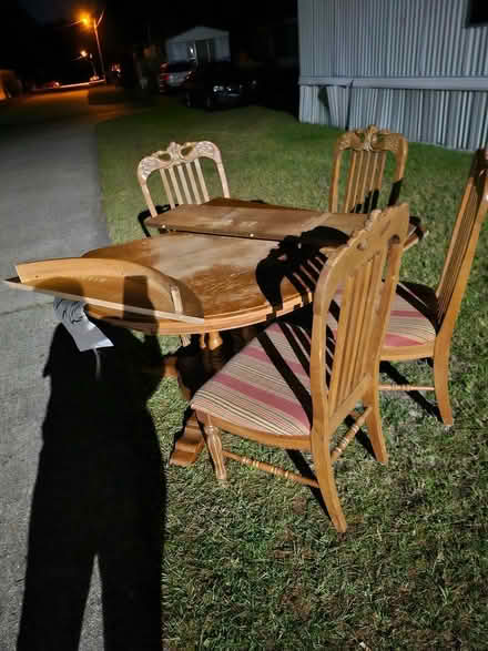 Photo of free Kitchen table for 4 (Slidell, eagle Lake mobiles.) #3