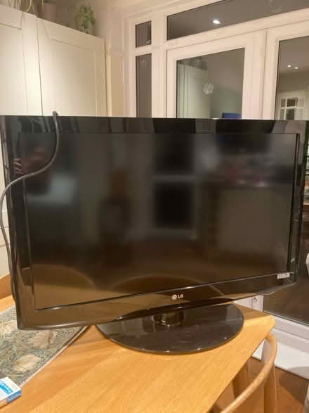 Photo of free 43” lg tv (Kendal) #1