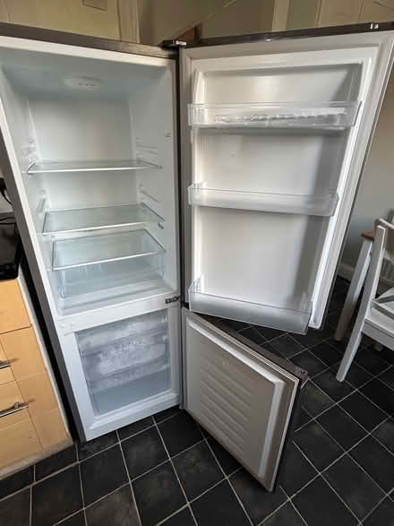 Photo of free fridge freezer (Fridgemaster) (Darnall S9) #2