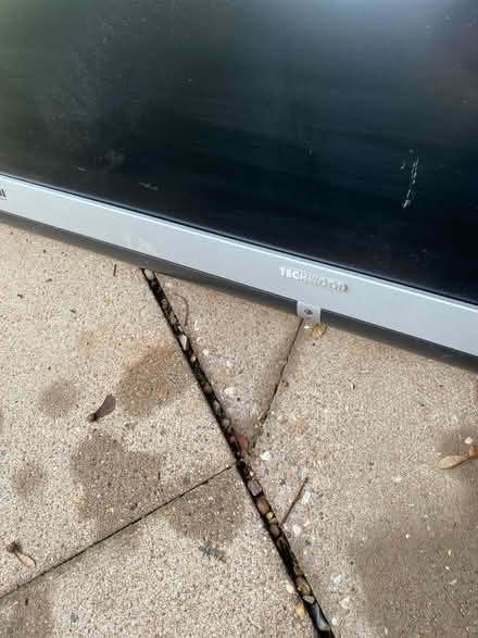 Photo of free Television letterbox style (caterham) #2