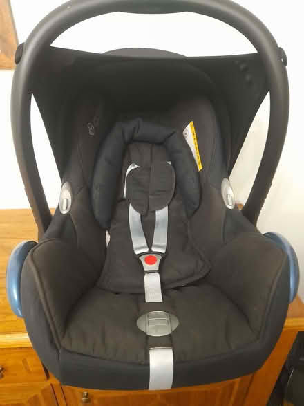 Photo of free Baby car seat (GU12) #3