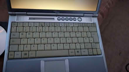 Photo of free Old Fujitsu Siemens Laptop (Leagrave LU4) #2
