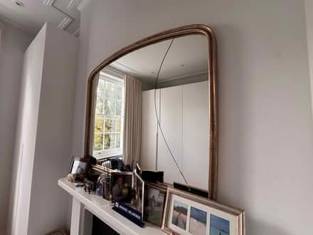 Photo of free Large brass mirror (cracked) (N1 - Barnsbury) #1