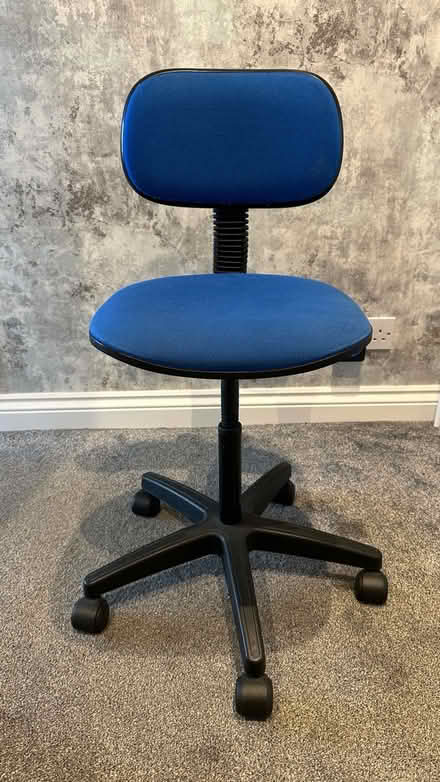 Photo of free Small swivel office chair (Bingley BD16) #1