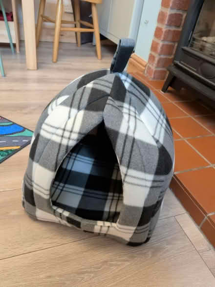 Photo of free Cat bed (New Brighton) #1