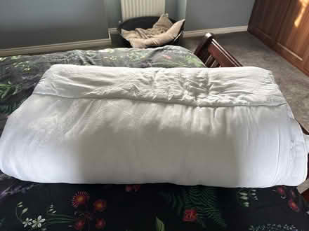Photo of free 13.5 tog fogarty King Size Quilt (Batley WF17) #1