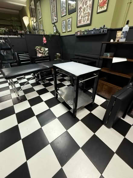 Photo of free Table (N7 8lx) #2