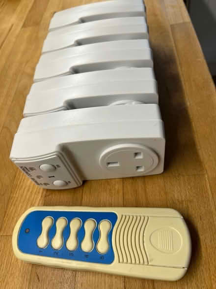 Photo of free Remote plug switch set with 5 switches (Pyrford GU22) #1