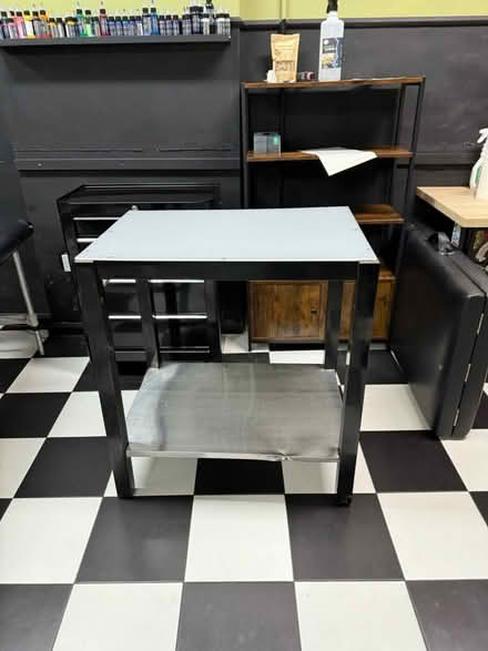 Photo of free Table (N7 8lx) #1