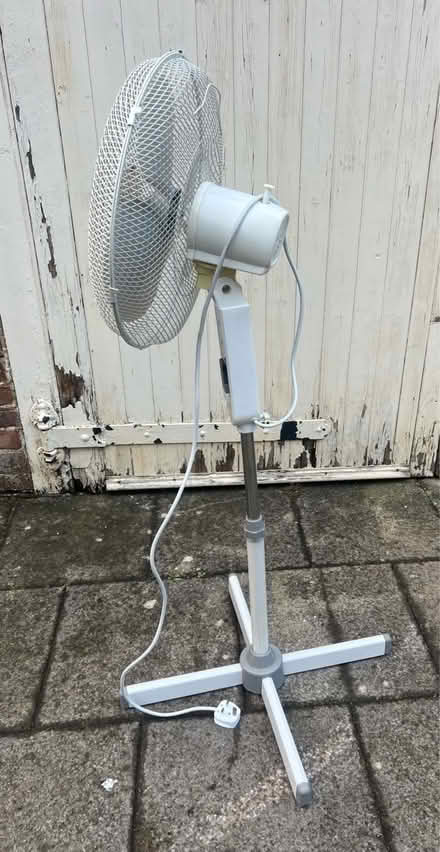 Photo of free Floor standing fan for repair (Sevenoaks TN13) #2