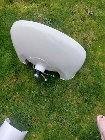 Photo of free Bathroom pedestal sink (Kimblesworth) #3
