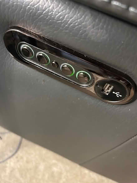 Photo of free DFS 2 seater leather recliner (Catshill Bromsgrove B61) #4