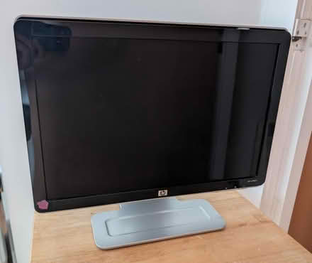 Photo of free HP W1907V 19-inch Monitor VGA (Leith) #1