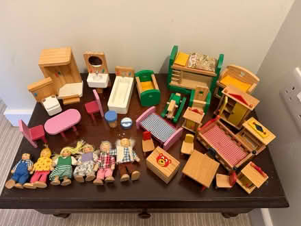 Photo of free Wood post-modern dolls house (Chesham HP5) #4