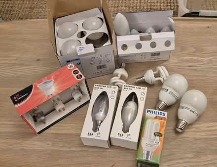 Photo of free low energy and LED lamps (lightbulbs) (St Helier SM4) #1
