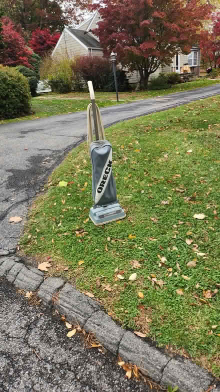 Photo of free ☆CURB ALERT☆Thornwood 10594 (Thornwood NY 10594) #1