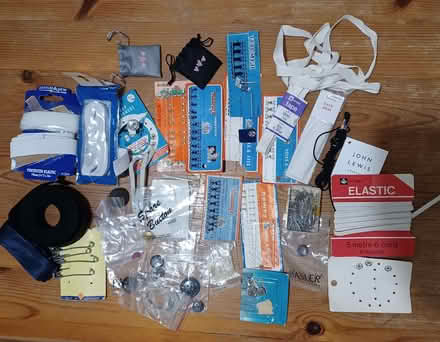 Photo of free elastic tape, buttons, hooks & eyes, snap fasteners, pins (Oxford OX2) #1