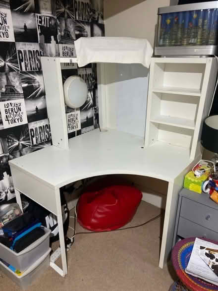 Photo of free Study table (Harrow HA2) #1