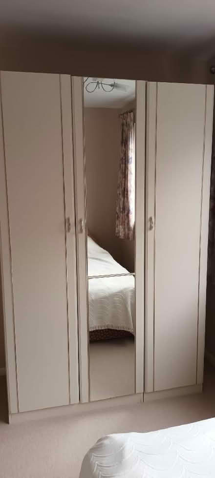 Photo of free 3 door wardrobe (Adeyfield HP2) #1
