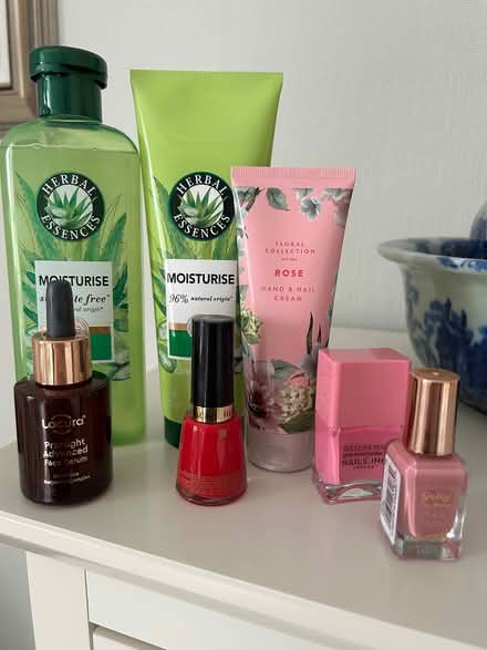 Photo of free Wee Collection Of Beauty Products (Colinton Mains EH13) #1