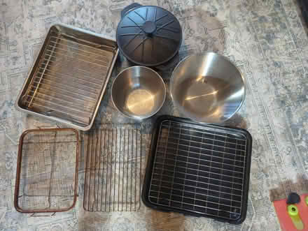 Photo of free Various cooking trays, bowls & pots (CT1) #1