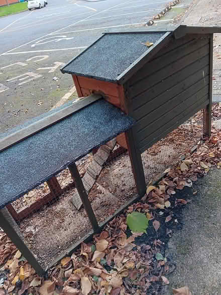 Photo of free Rabbit hutch (Chipping Ongar CM5) #2