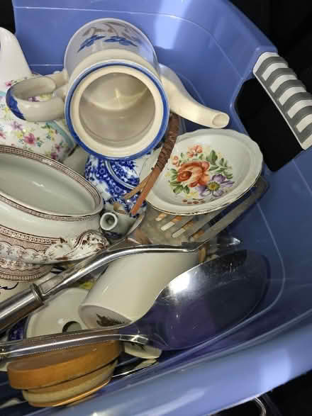 Photo of free Box of mixed pottery (Rufford L40) #2