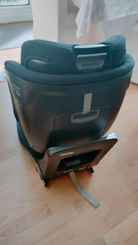 Photo of free Isofix child car seat (Cliffsend) #2