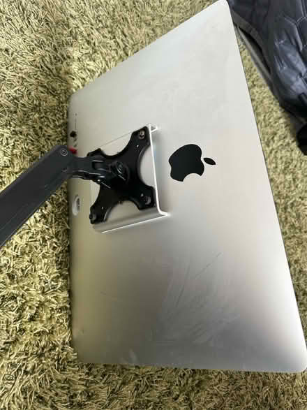 Photo of free Old iMac (SE11) #2