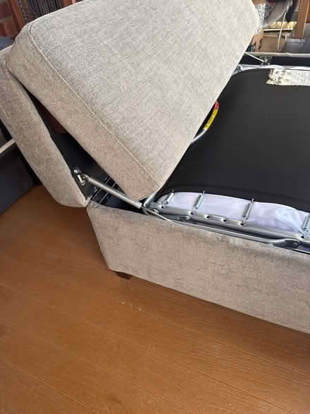 Photo of free Ottoman with twin bed (Del ray Alexandria) #3