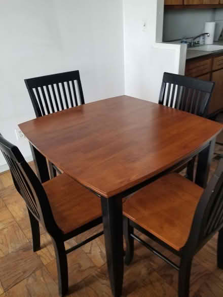 Photo of free Dining table and chairs (Brooklyn Heights) #1
