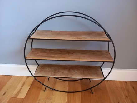 Photo of free display shelf (RG6 near Palmer Park) #1