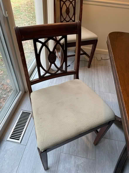 Photo of free 6 dining room chairs (Chelmsford, MA) #4